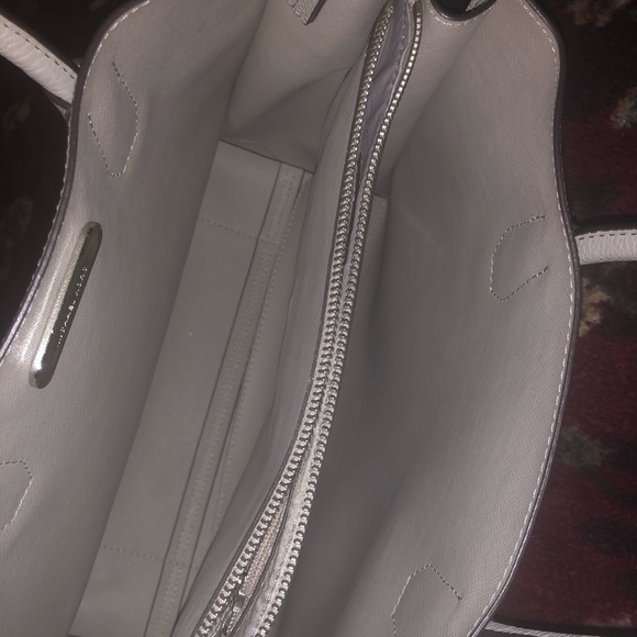 Grey Michael kors handbag - Picture 3 of 5